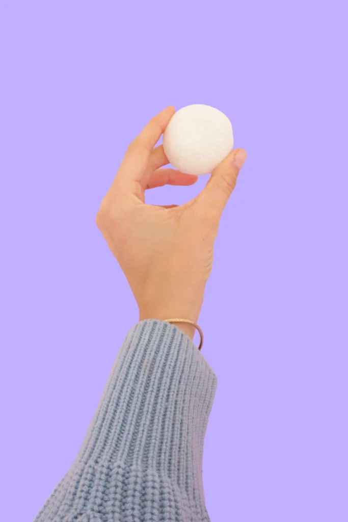 Comment manger un mochi ? À la main à croquer